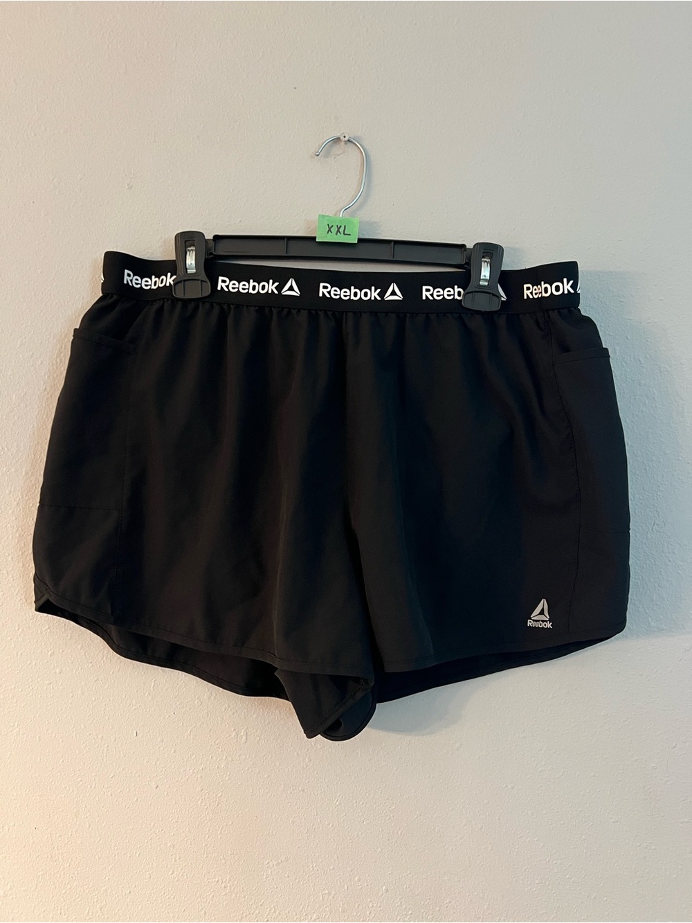 Reebok Women’s Black Athletic Gym & Training Shorts XXL Elastic Waist Pockets